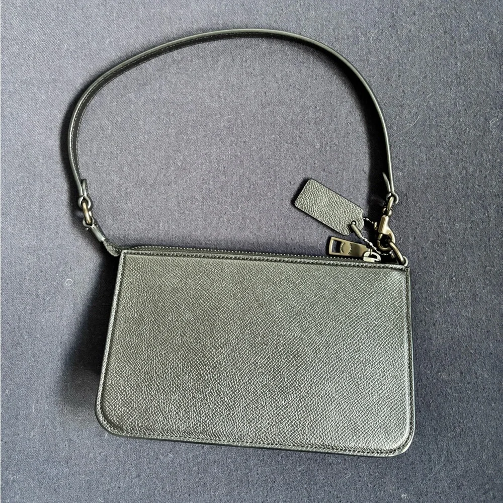 COACH POUCH BAG WITH SIGNATURE CANVAS - Picture 3 of 5